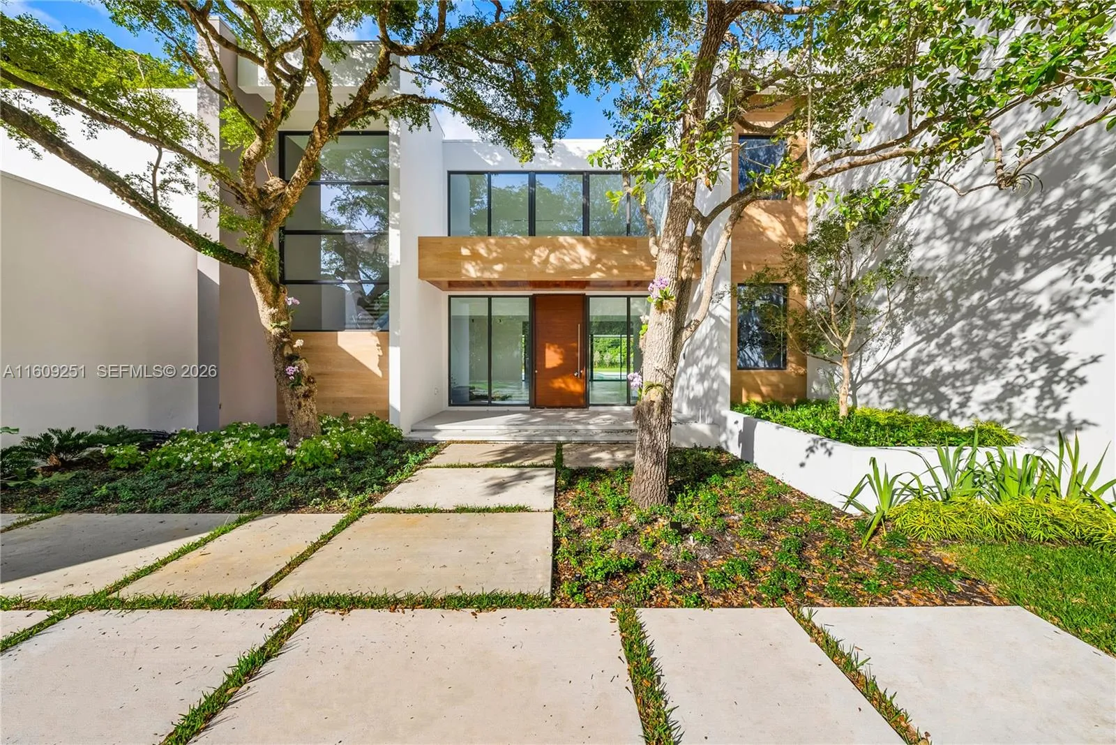 6675 SW 96th St, Pinecrest FL 33156