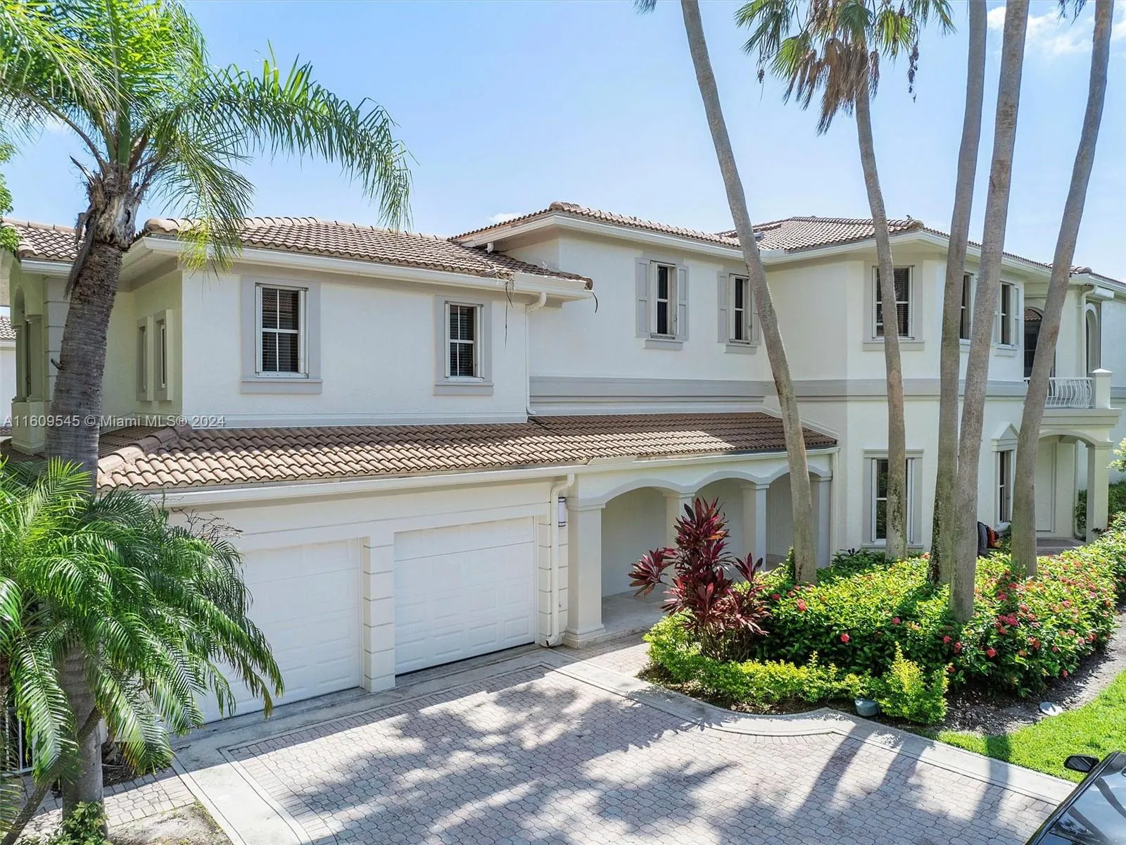 5 bedroom 4 bath for sale at 21301 NE 38th Ave # 58, Aventura FL 33180