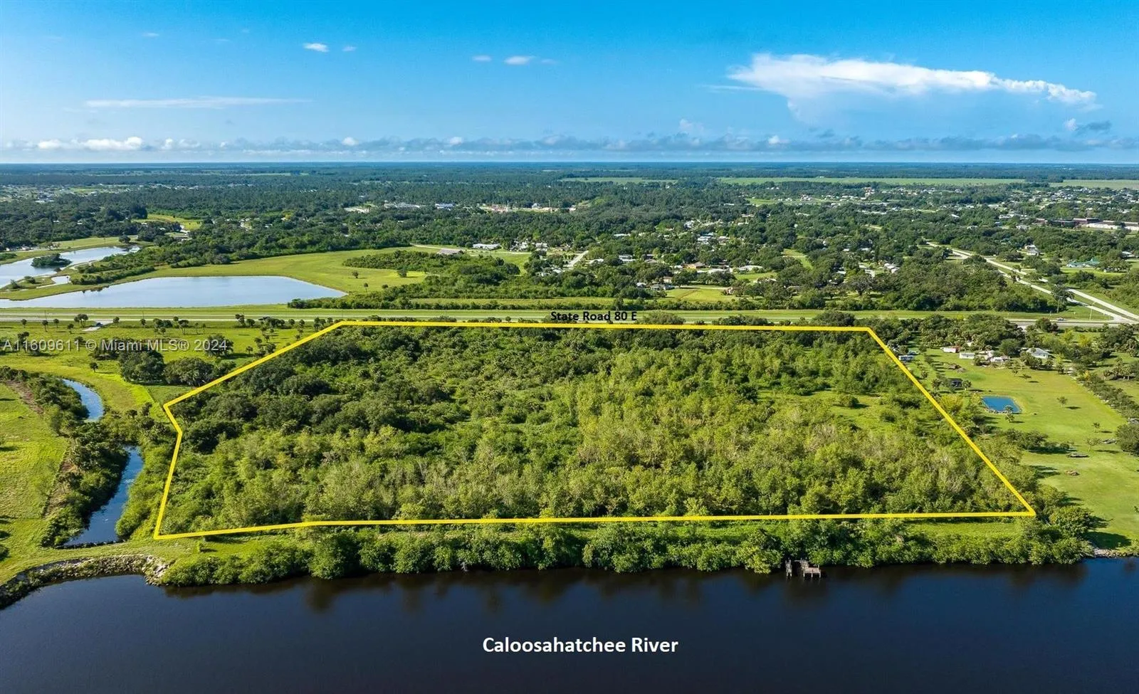for sale at 1984 E State Road 80, La Belle FL 33935