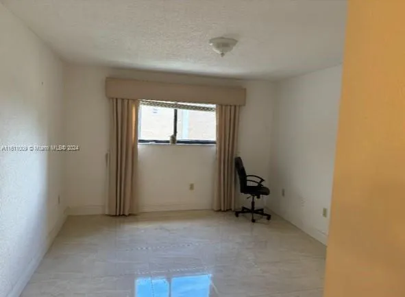 8517 NW 7th St # 304, Miami FL 33126