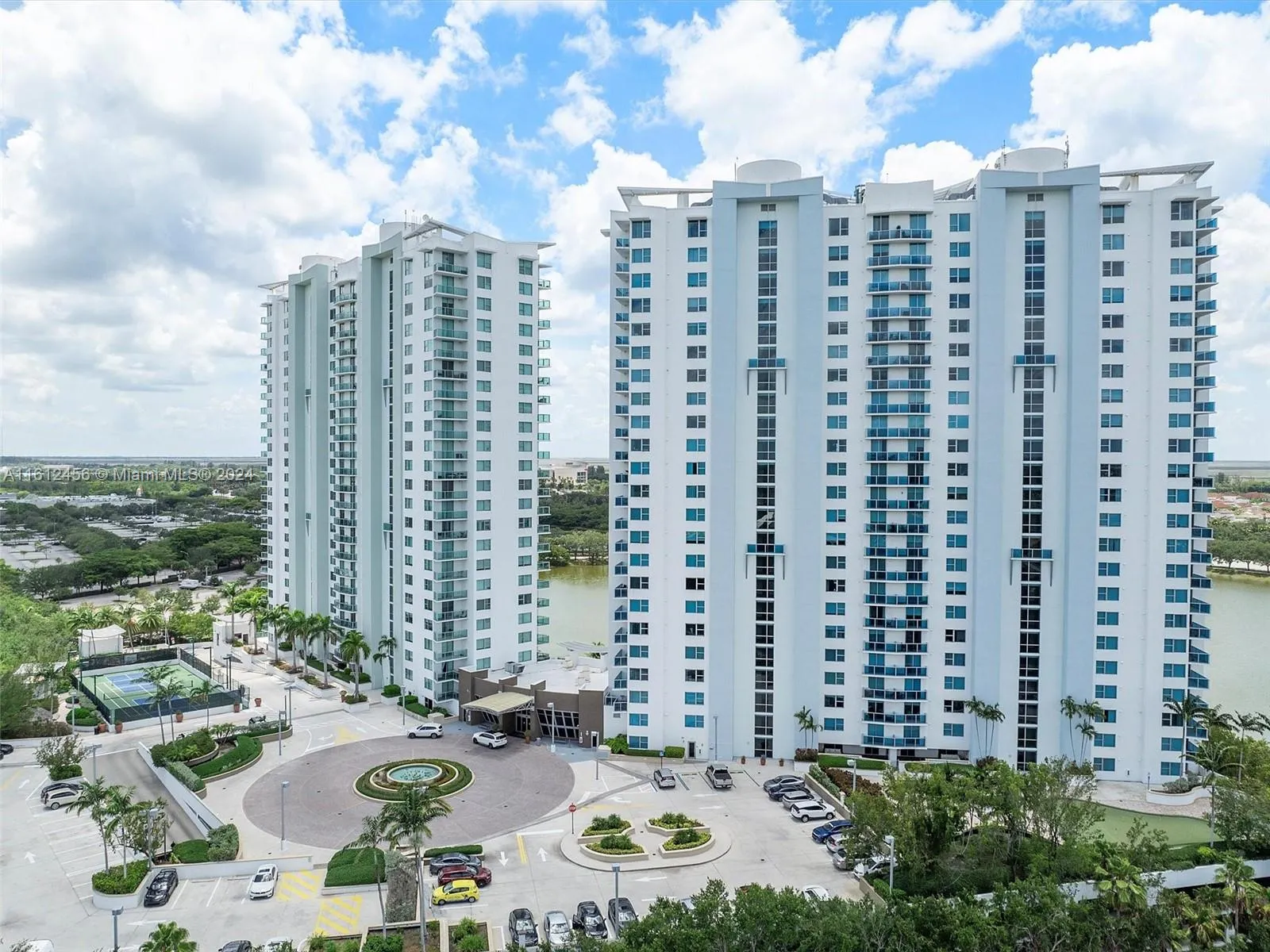 2 bedroom 2 bath for sale at 2681 N Flamingo Rd, Sunrise FL 33323