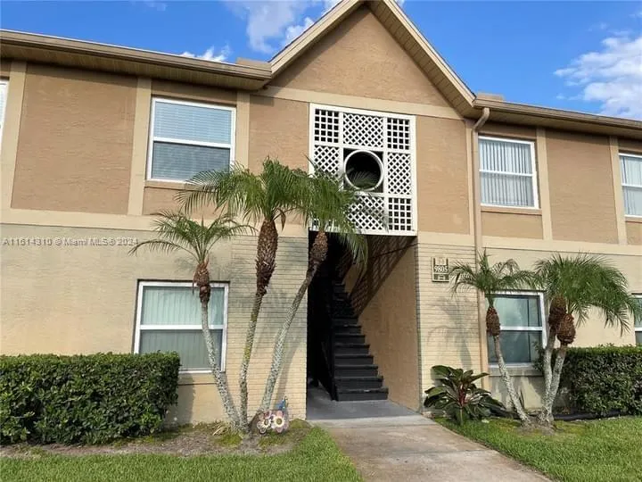 2 bedroom 2 bath for sale at 9932 SWEEPSTAKES LANE # 6, Orlando FL 32837