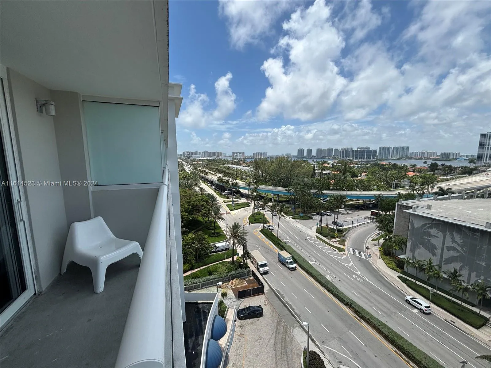 1 bath for sale at 19201 Collins Ave # 934, Sunny Isles Beach FL 33160