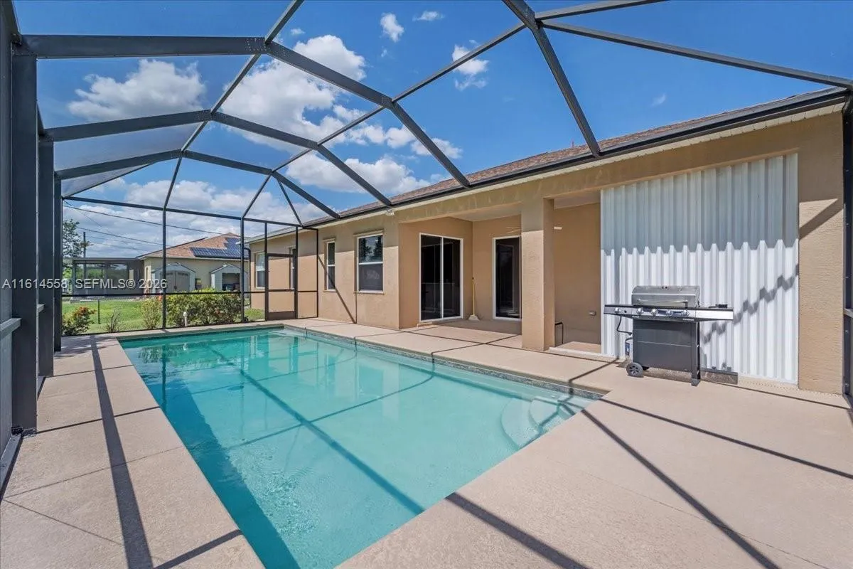 821 CARLFIELD AVE, Lehigh Acres FL 33971