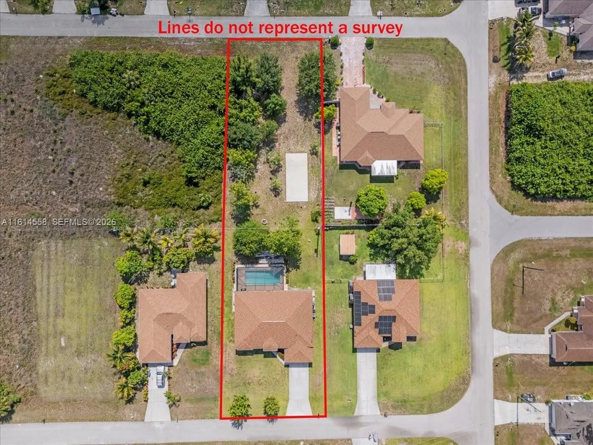 821 CARLFIELD AVE, Lehigh Acres FL 33971