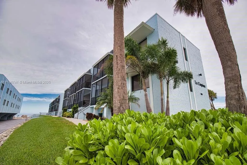 2 bedroom 2 bath for sale at 2810 N BEACH RD # D108, Englewood FL 34223