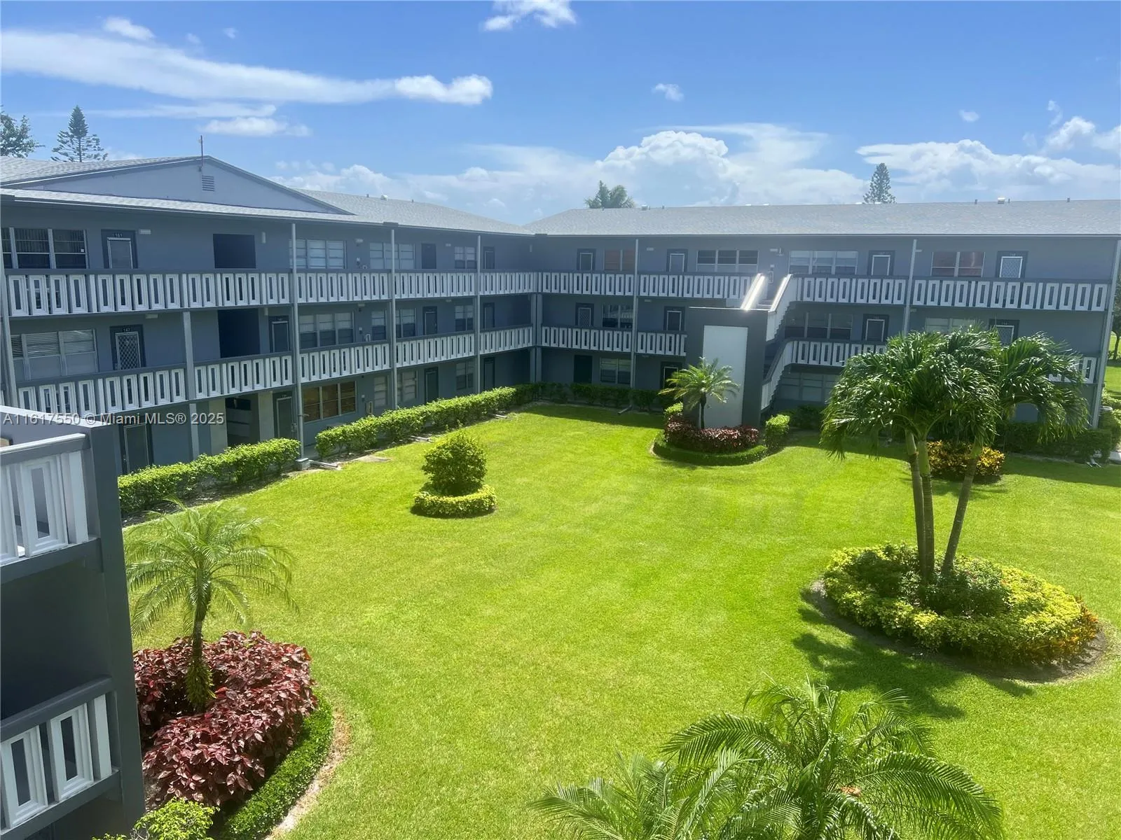 2 bedroom 1 bath for sale at 155 Suffolk D # D, Boca Raton FL 33434