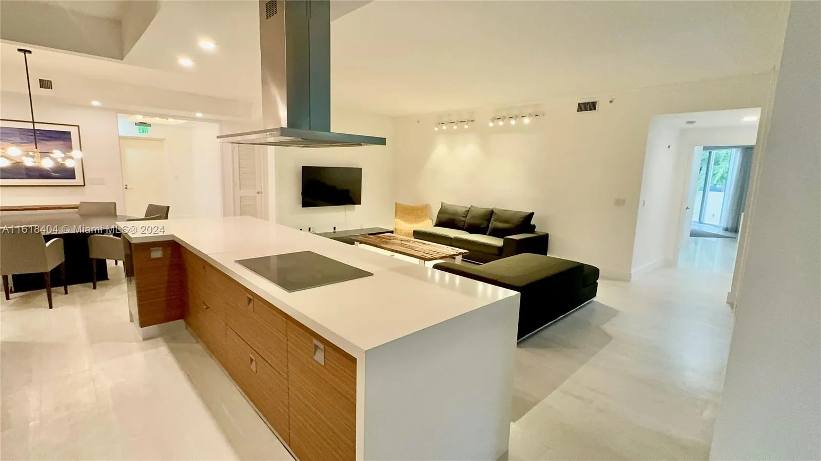 749 Crandon Blvd # 212, Key Biscayne FL 33149