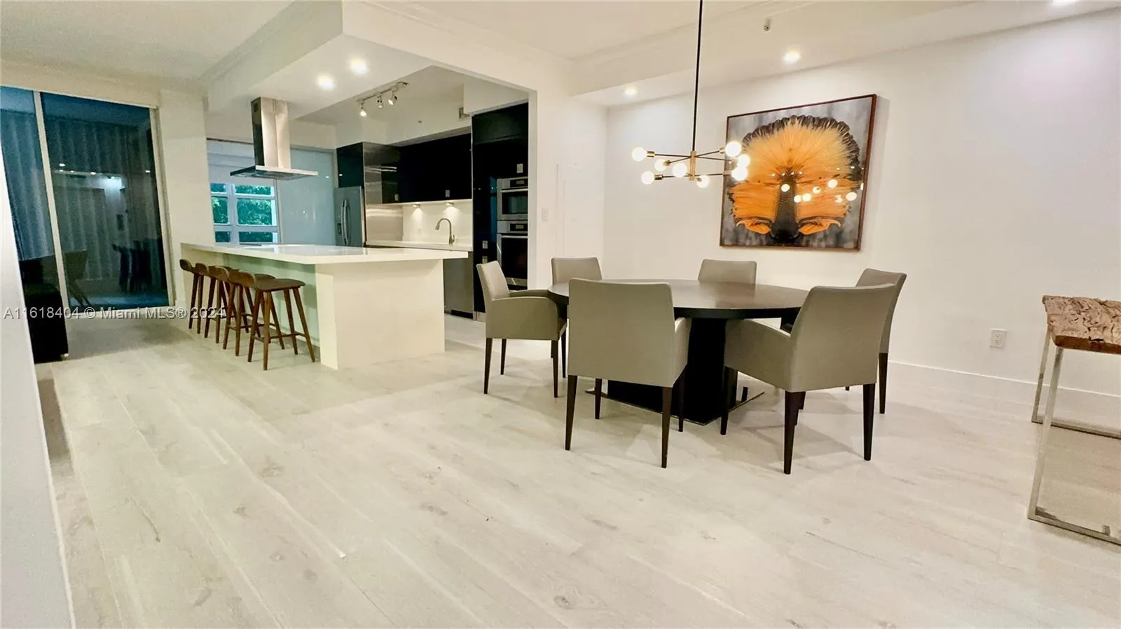 749 Crandon Blvd # 212, Key Biscayne FL 33149