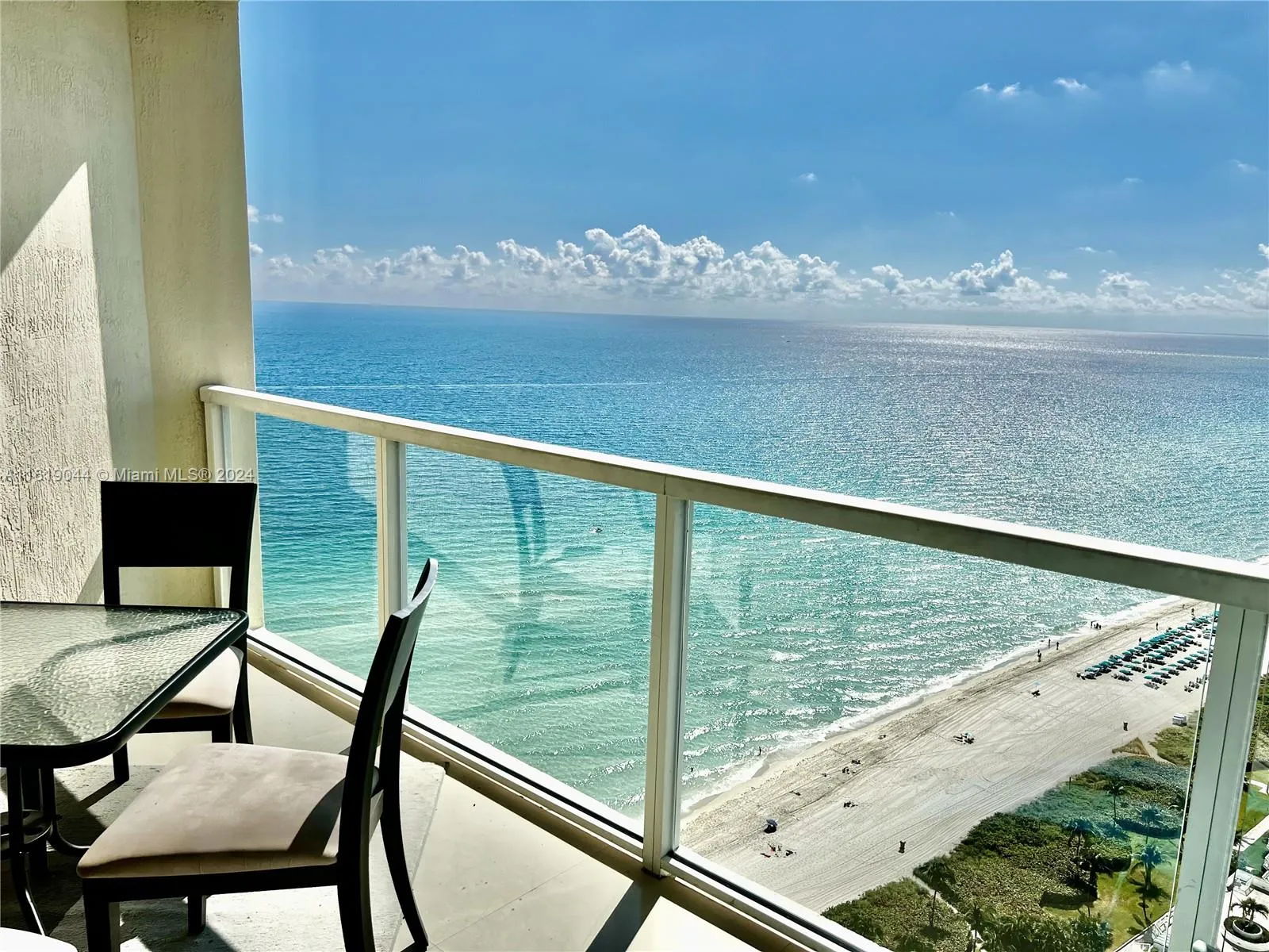 1 bedroom 1 bath for rent at 16699 Collins Ave # 2910, Sunny Isles Beach FL 33160