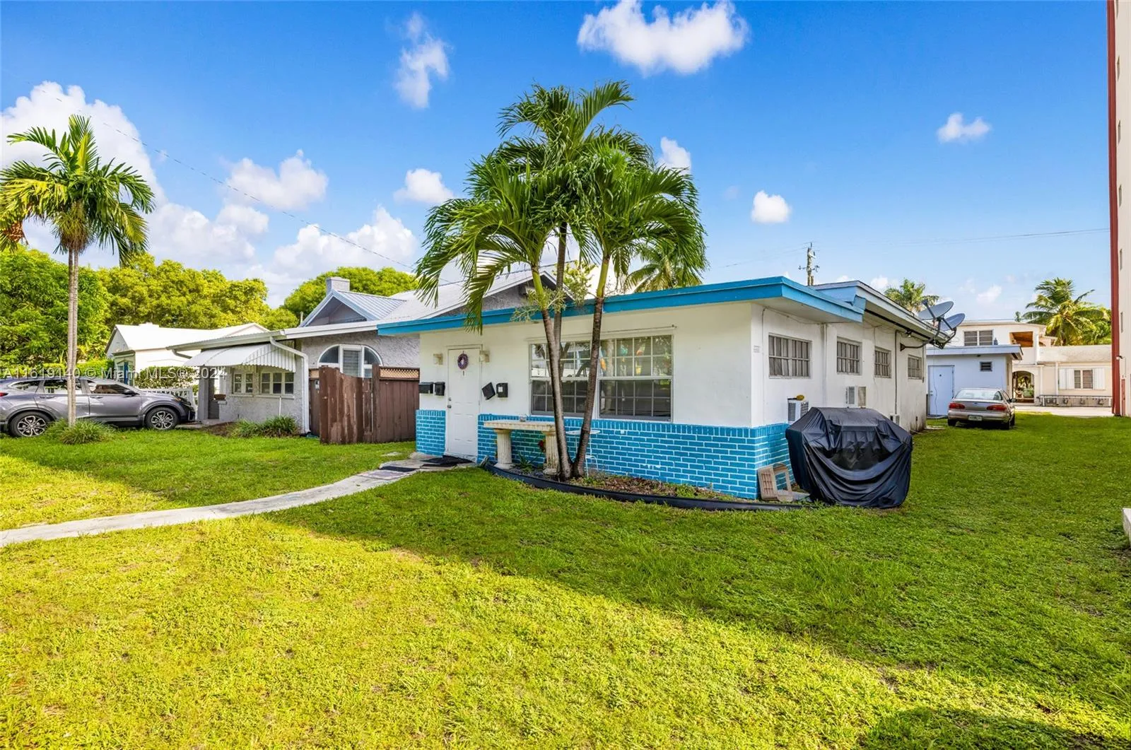 1711 Buchanan St, Hollywood FL 33020