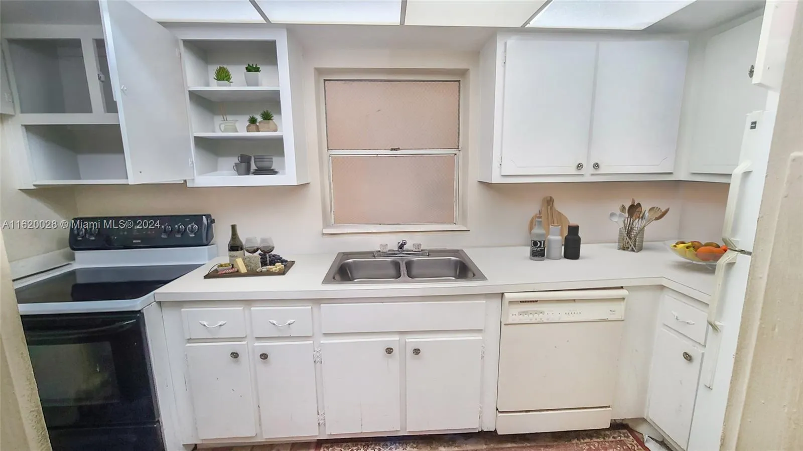 7410 SW 82nd St # K211, Miami FL 33143