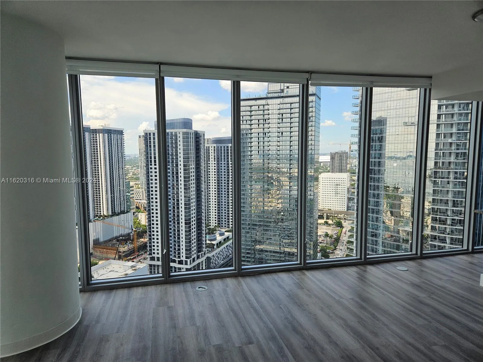 2 bedroom 2 bath for sale at 888 Biscayne Blvd # 2701, Miami FL 33132