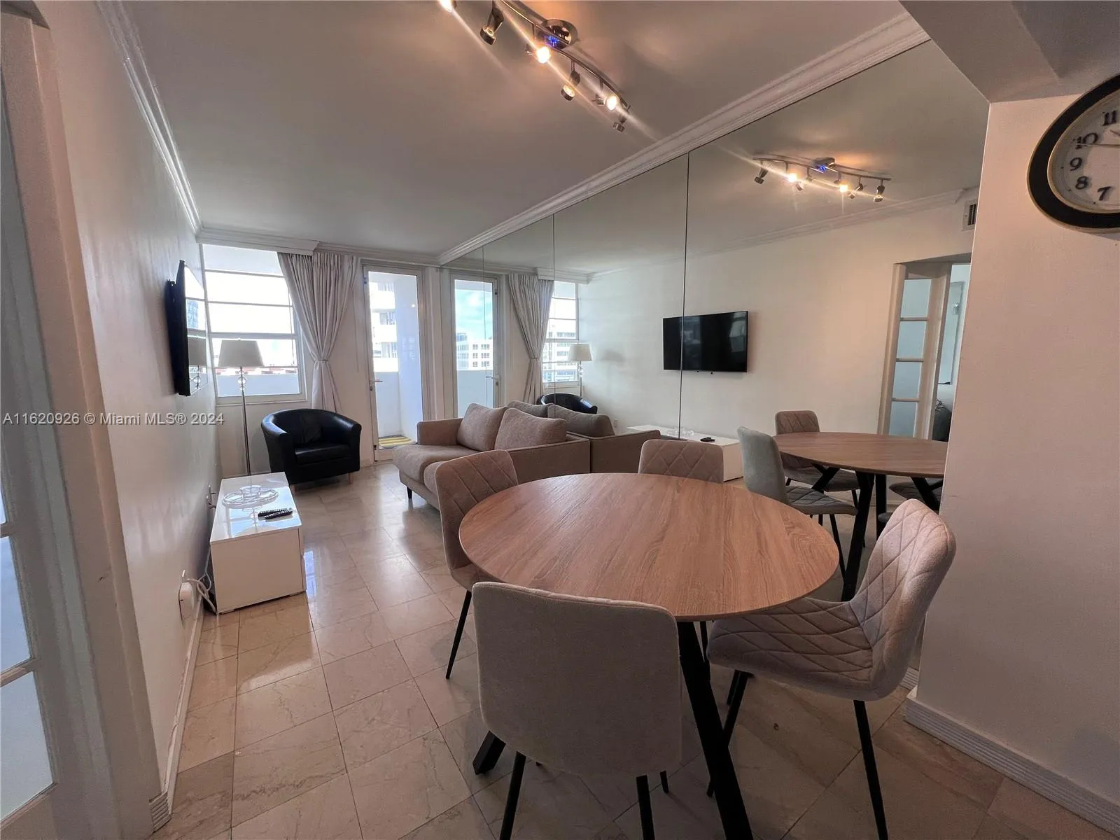 1 bath for rent at 100 Lincoln Rd # 820, Miami Beach FL 33139