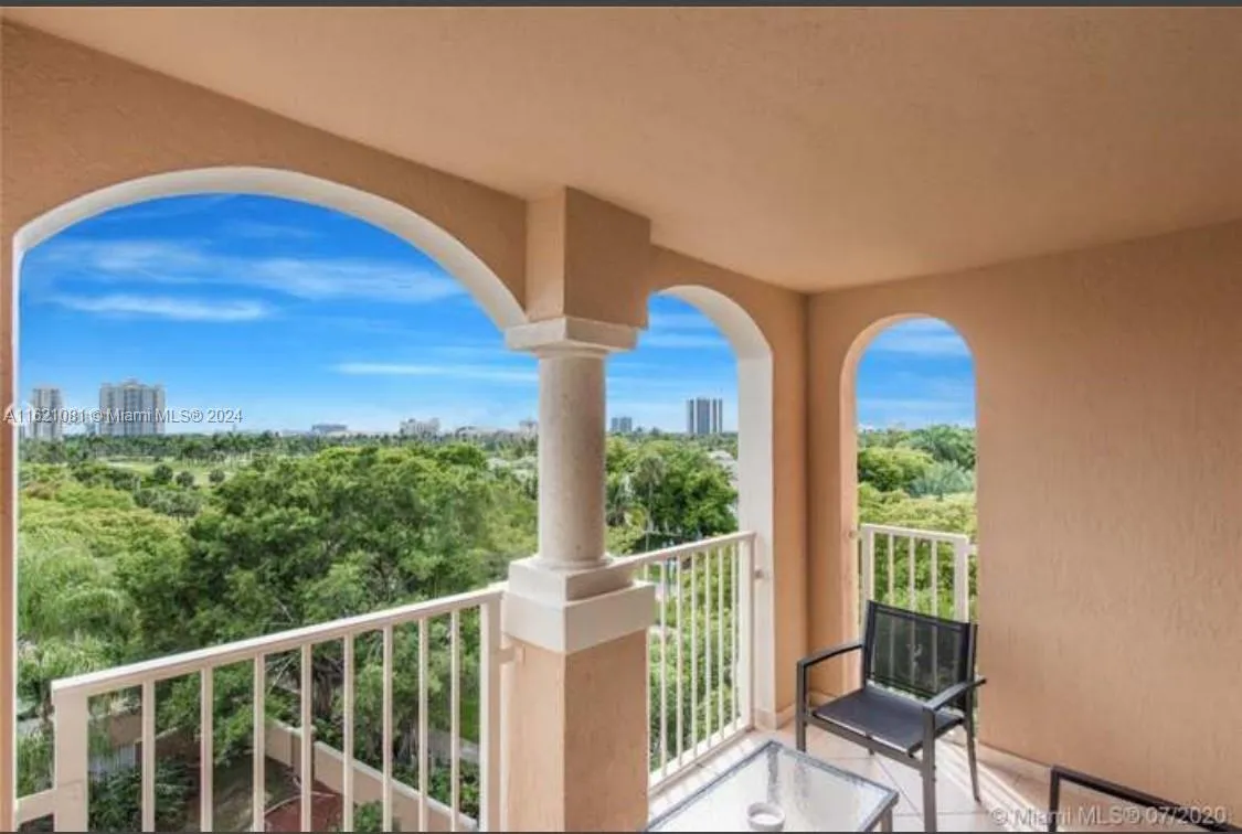 2 bedroom 2 bath for rent at 19999 E Country Club Dr # 1601, Aventura FL 33180