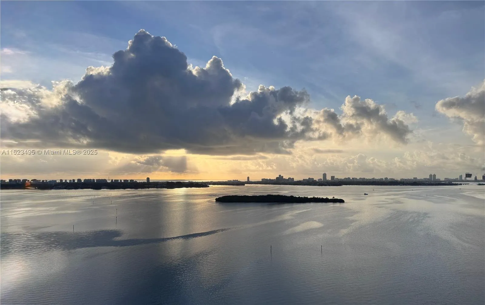 2 bedroom 3 bath for sale at 1800 NE 114TH ST # 2309, Miami FL 33181