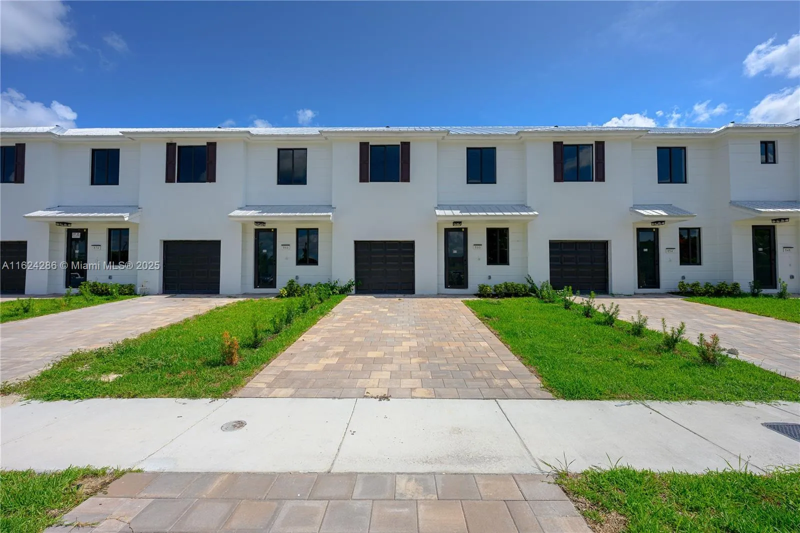 4 bedroom 2 bath for sale at 854 SW 1st St, Florida City FL 33034