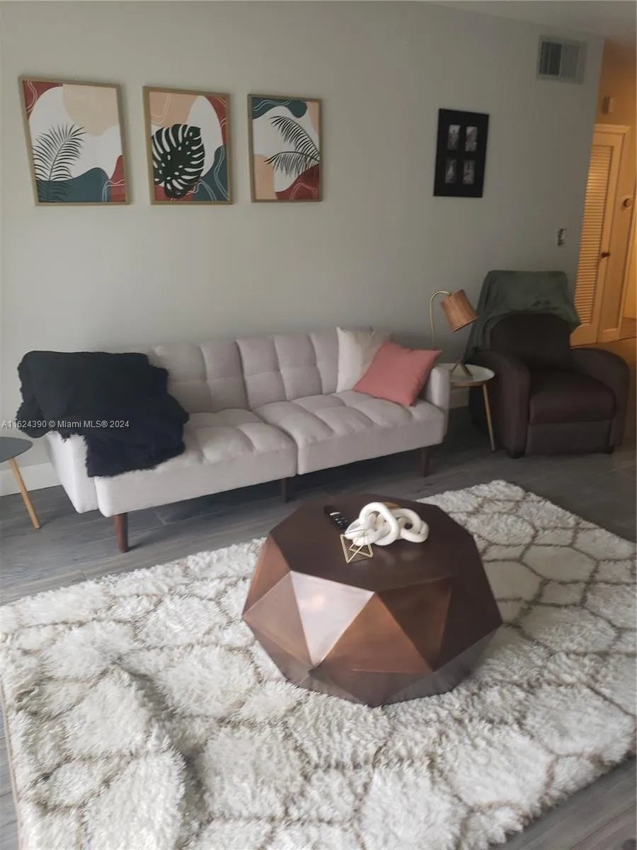 1 bedroom 1 bath for sale at 2220 NE 68th St # 1028, Fort Lauderdale FL 33308
