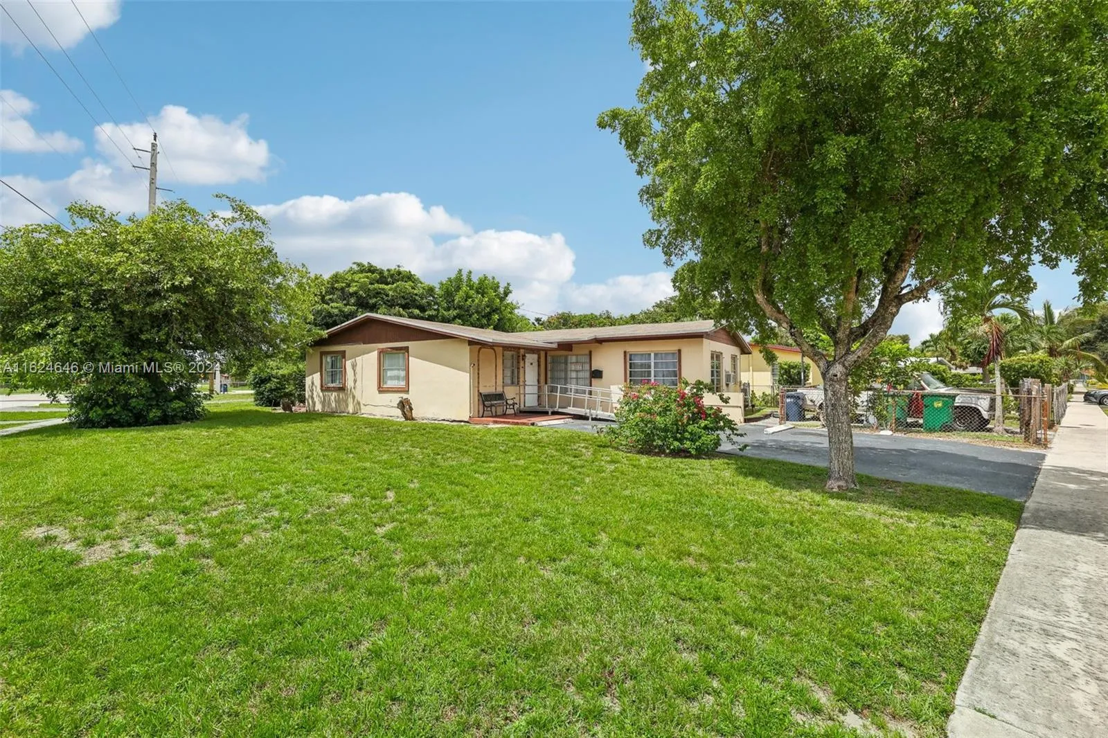 3400 NW 5th Ct, Lauderhill FL 33311