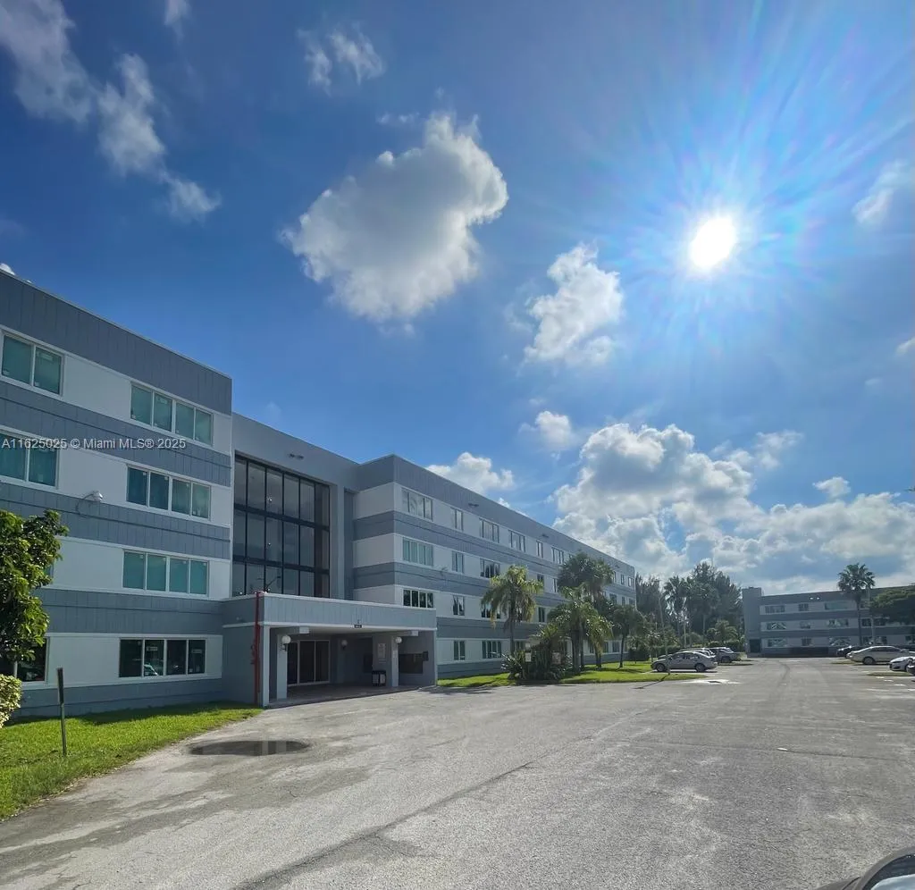 2 bedroom 1 bath for sale at 14840 Naranja Lakes Blvd, Homestead FL 33032