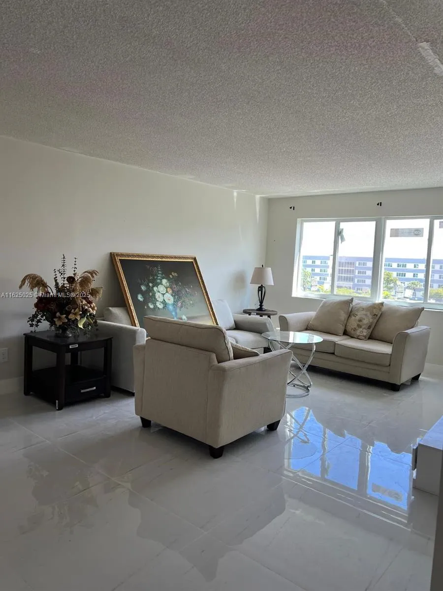 14840 Naranja Lakes Blvd, Homestead FL 33032