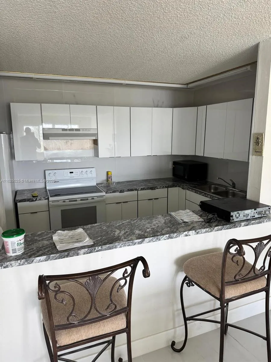 14840 Naranja Lakes Blvd, Homestead FL 33032
