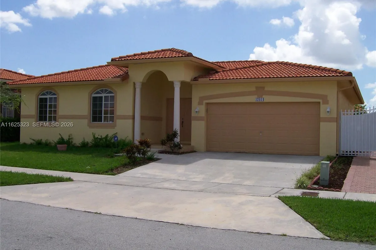 12414 SW 213th St, Miami FL 33177