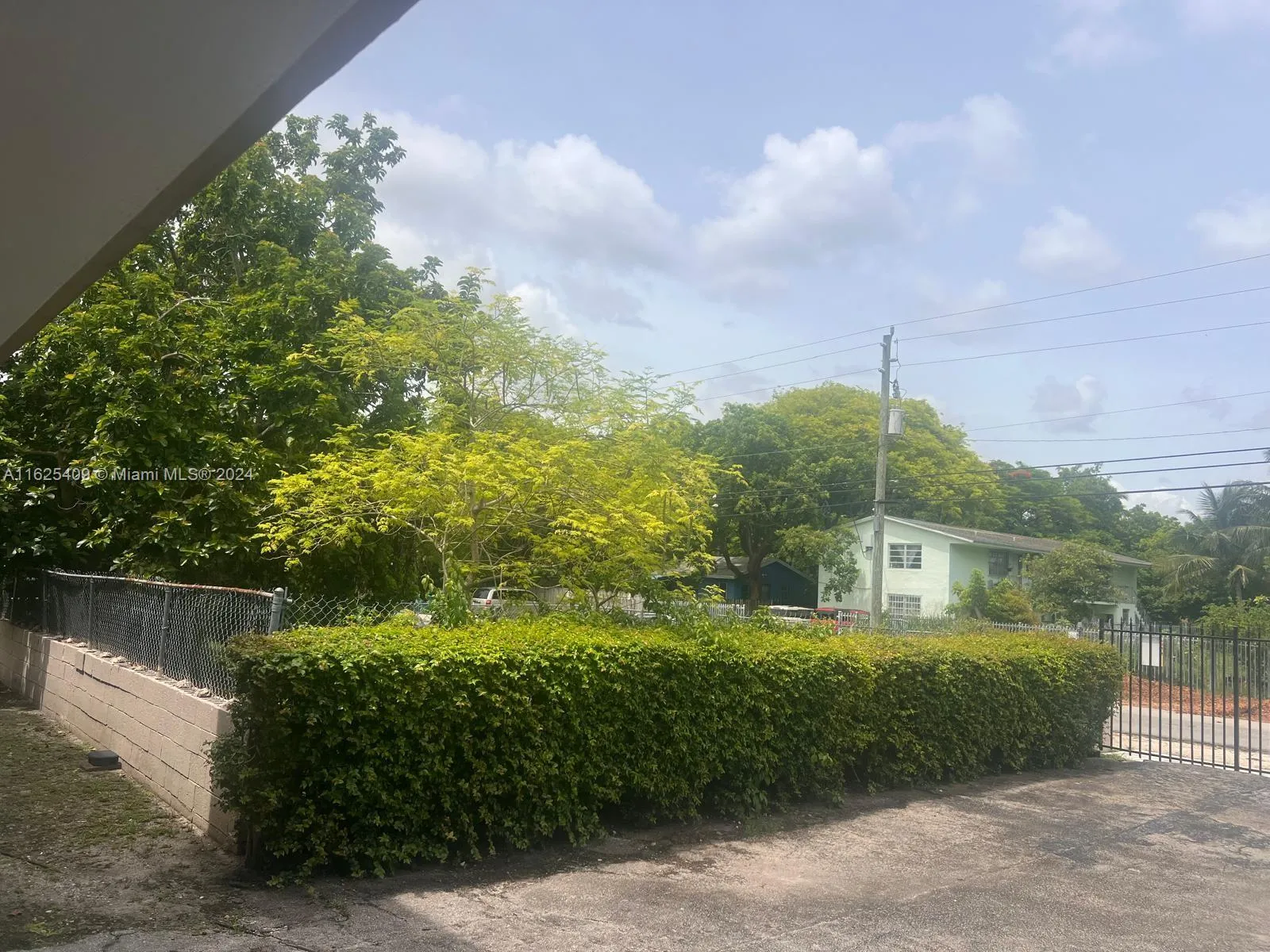 7717 NE 1st Ave, Miami FL 33138