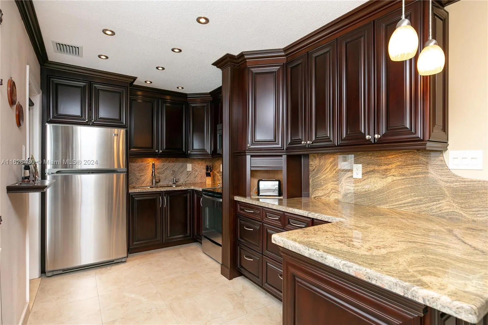 1 bedroom 1 bath for sale at 3135 S Ocean Dr # 227, Hallandale Beach FL 33009