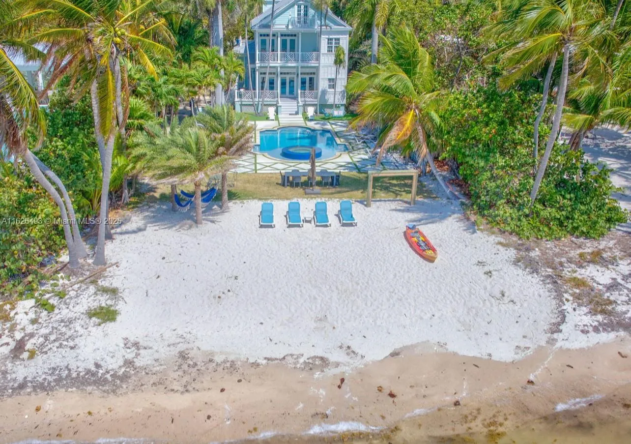 75761 Overseas Hwy, Islamorada FL 33036