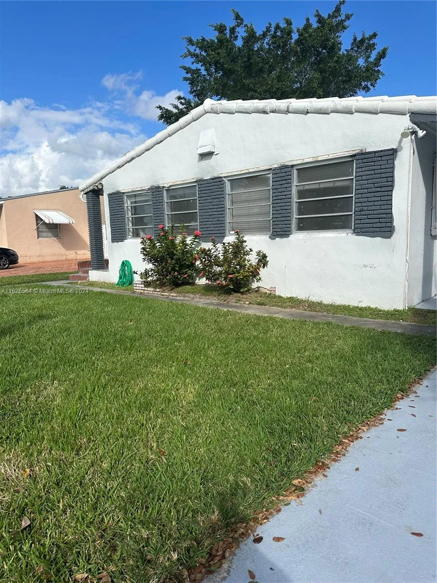 3 bedroom 2 bath for sale at 1619 Moffett St, Hollywood FL 33020