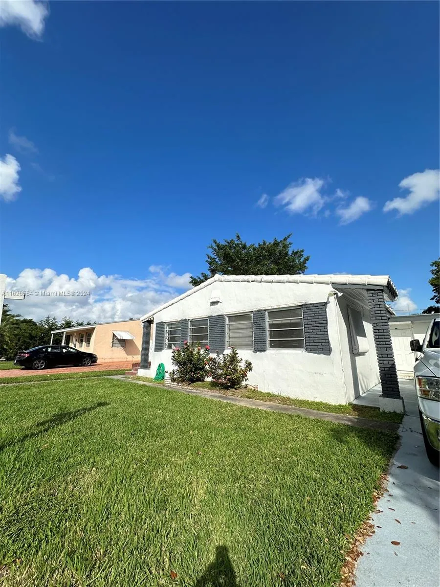 1619 Moffett St, Hollywood FL 33020