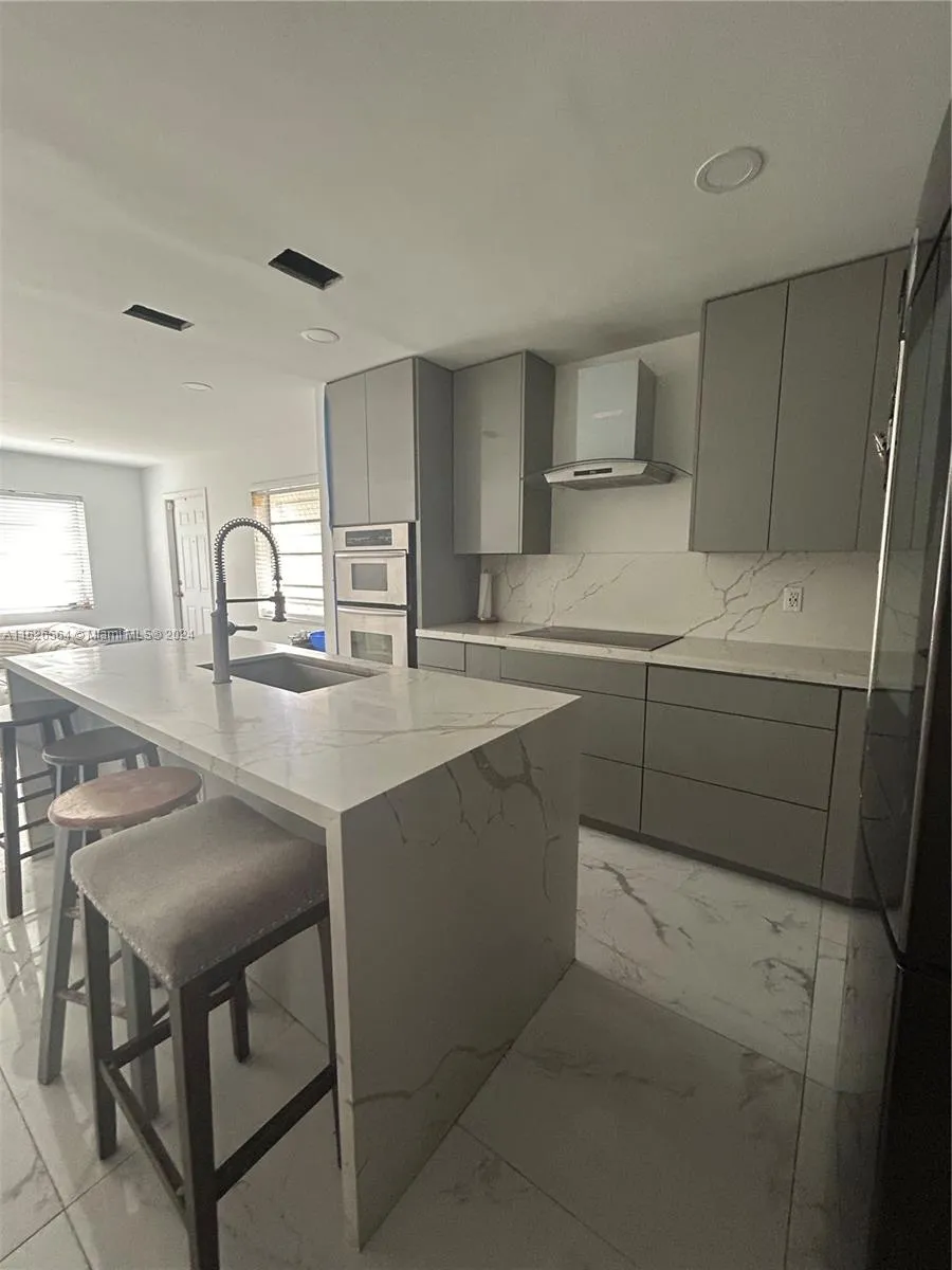 1619 Moffett St, Hollywood FL 33020