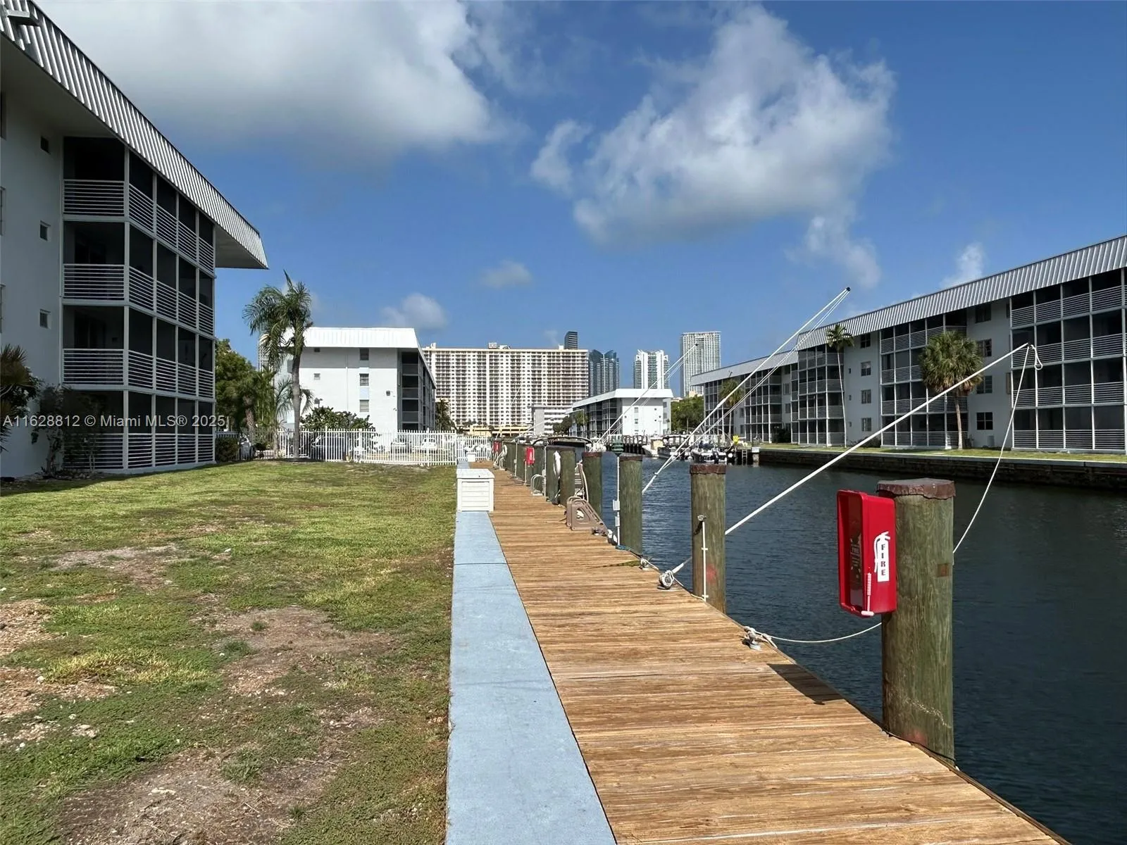2 bedroom 2 bath for sale at 3600 NE 170th St # 411, North Miami Beach FL 33160