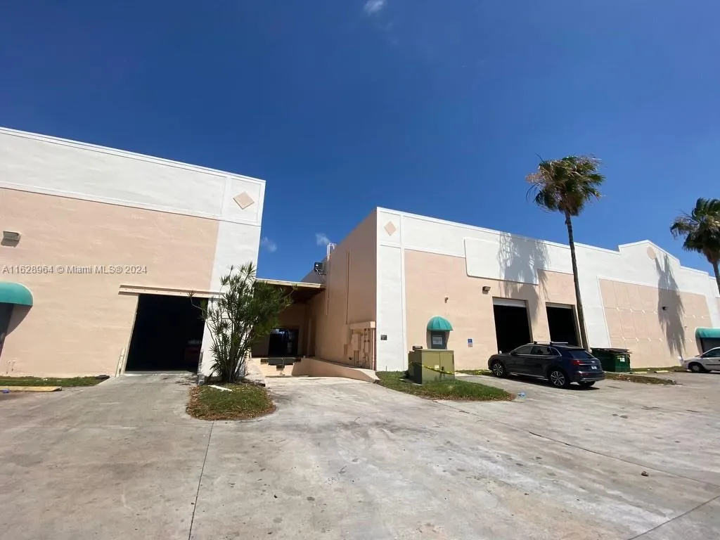 2503 John P Lyons Ln, Pembroke Park FL 33009