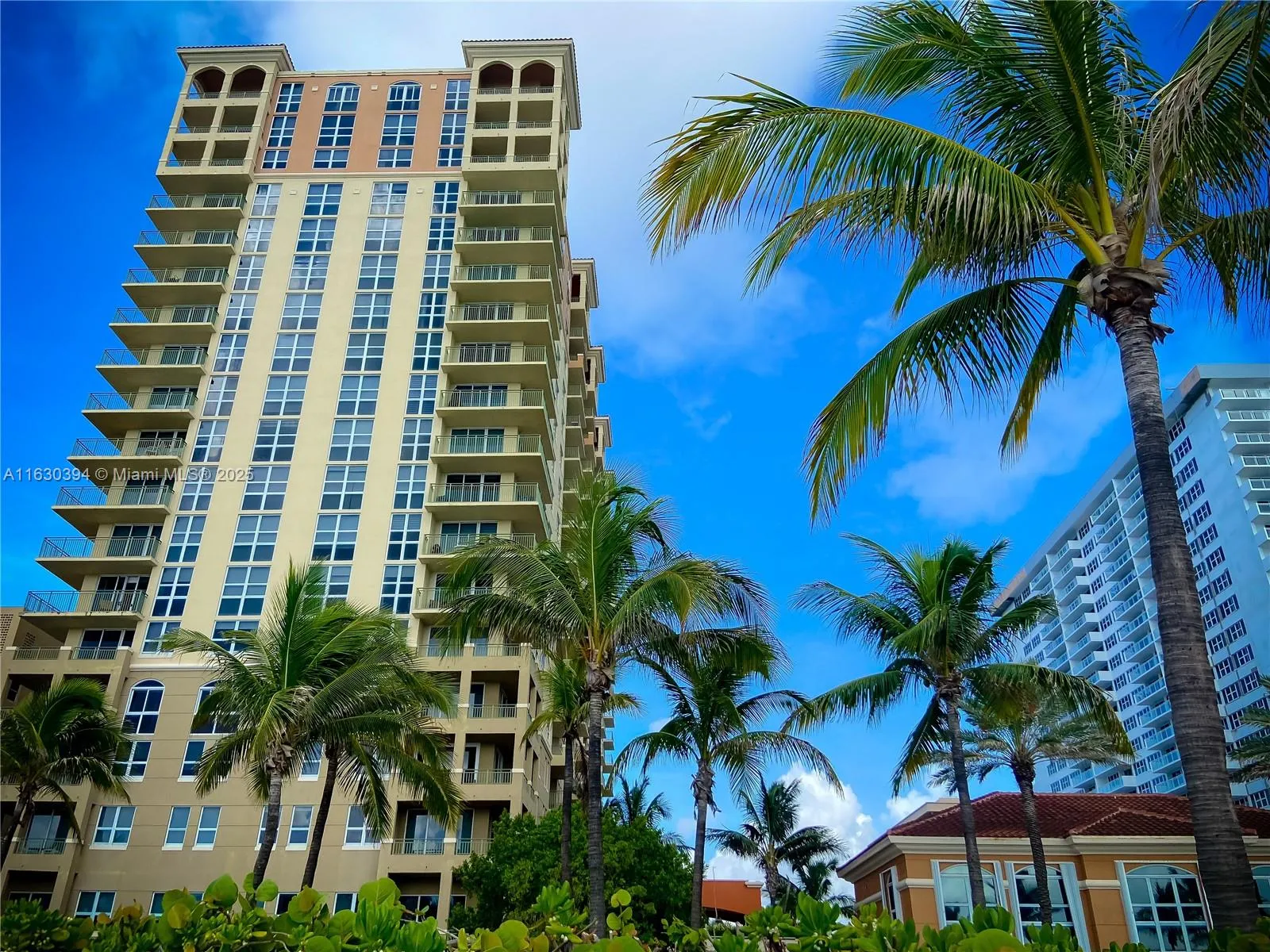 2 bedroom 2 bath for rent at 2080 S Ocean Dr # 701, Hallandale Beach FL 33009