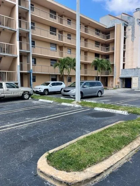 2 bedroom 2 bath for sale at 10145 NW 9th St Cir # 502, Miami FL 33172