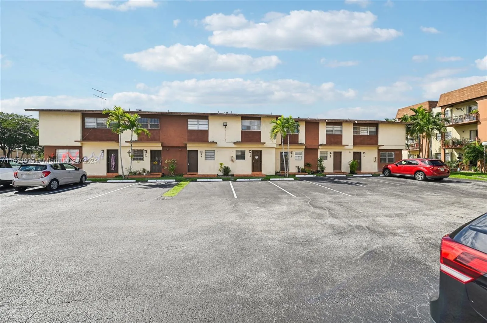 4 bedroom 2 bath for sale at 20 SW 108th Ave # F7, Sweetwater FL 33174