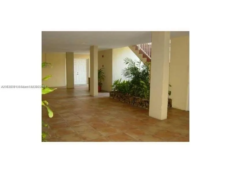 7900 Tatum Waterway Dr # 502, Miami Beach FL 33141