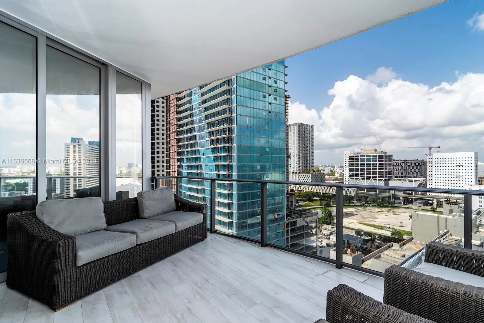 851 NE 1st Ave # 1710, Miami FL 33132