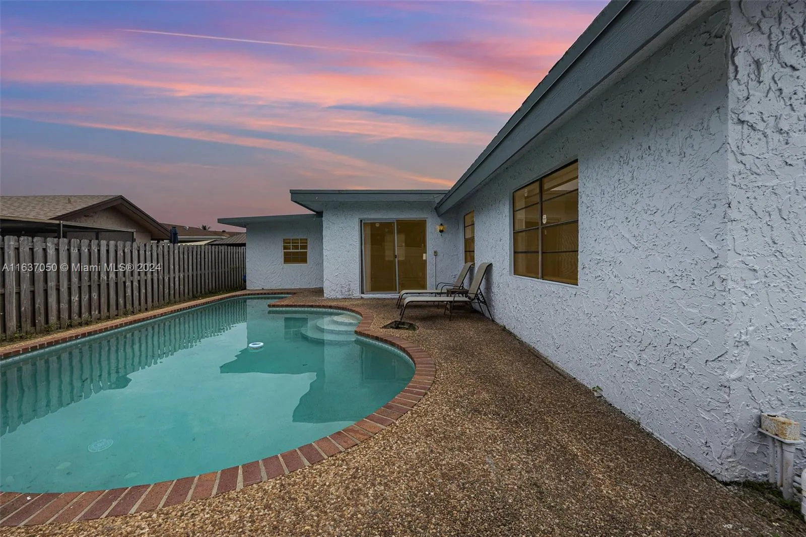 8205 SW 12th Pl, North Lauderdale FL 33068