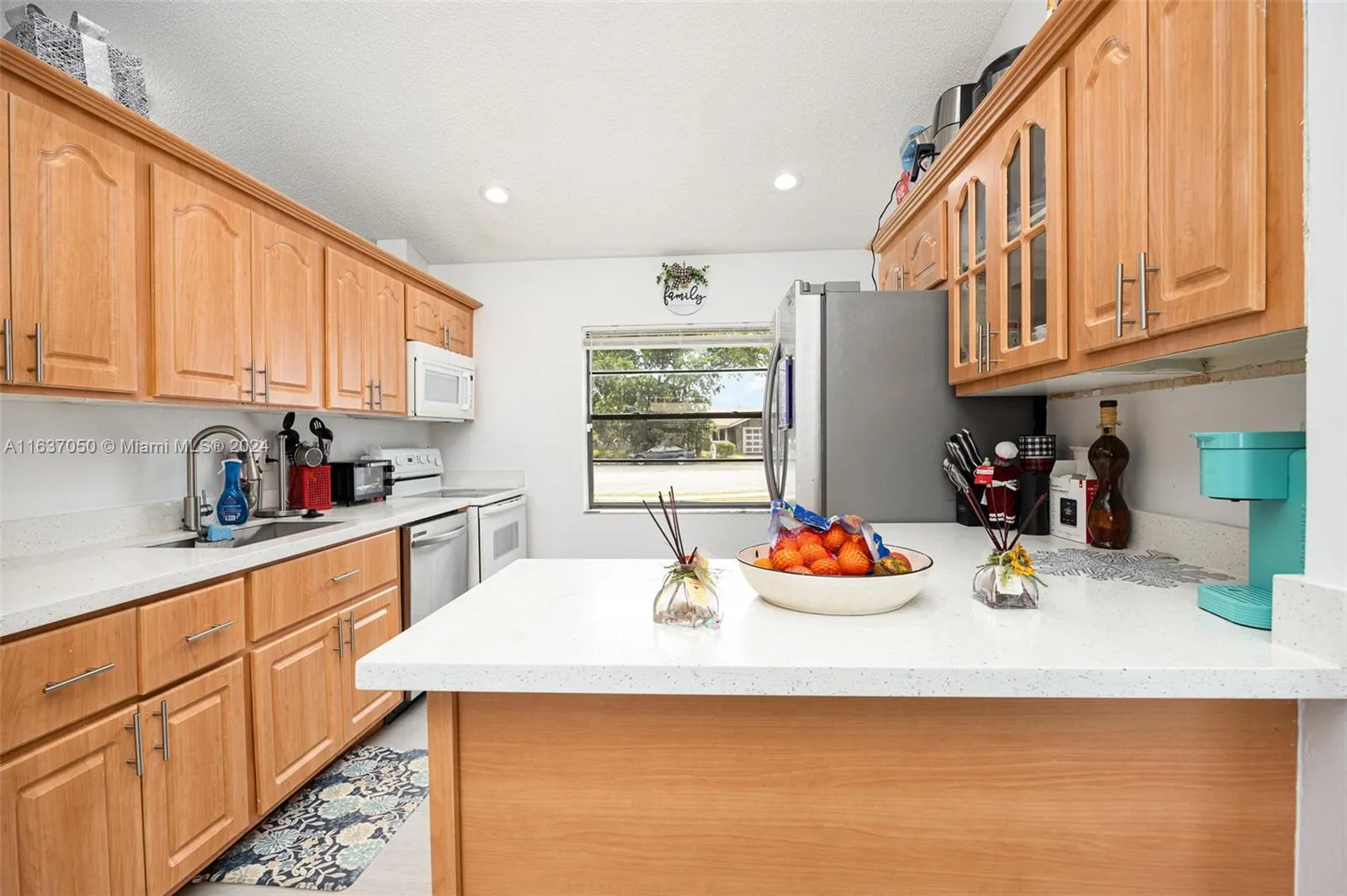 8205 SW 12th Pl, North Lauderdale FL 33068