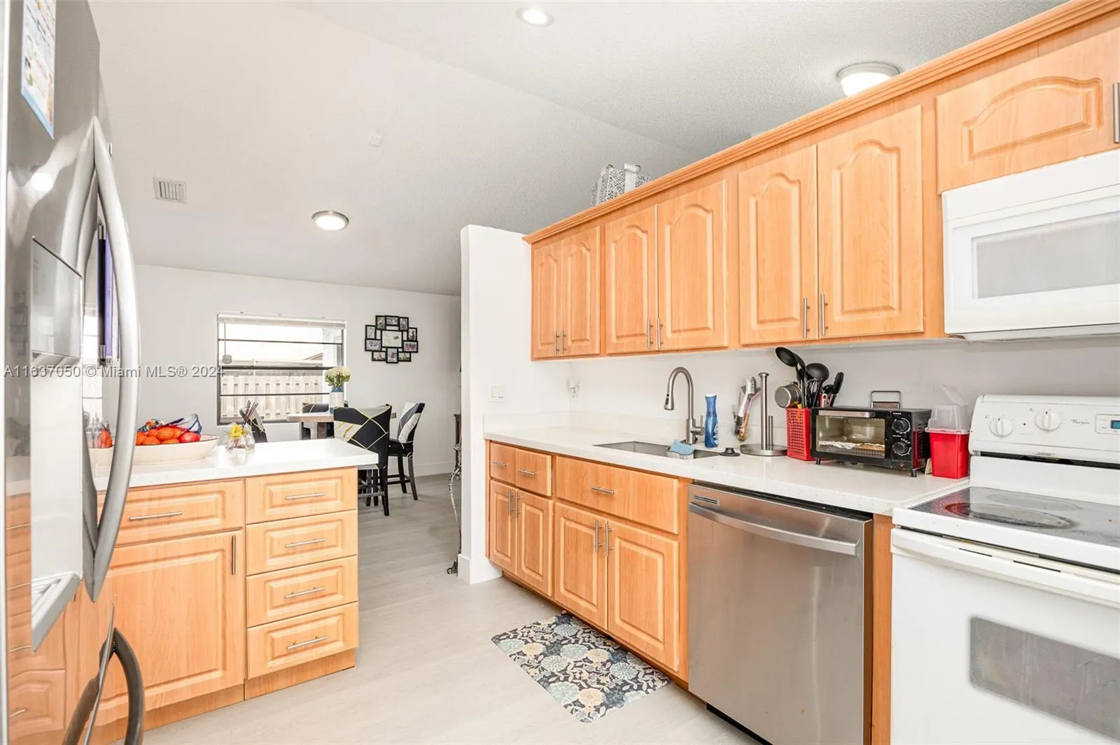 8205 SW 12th Pl, North Lauderdale FL 33068