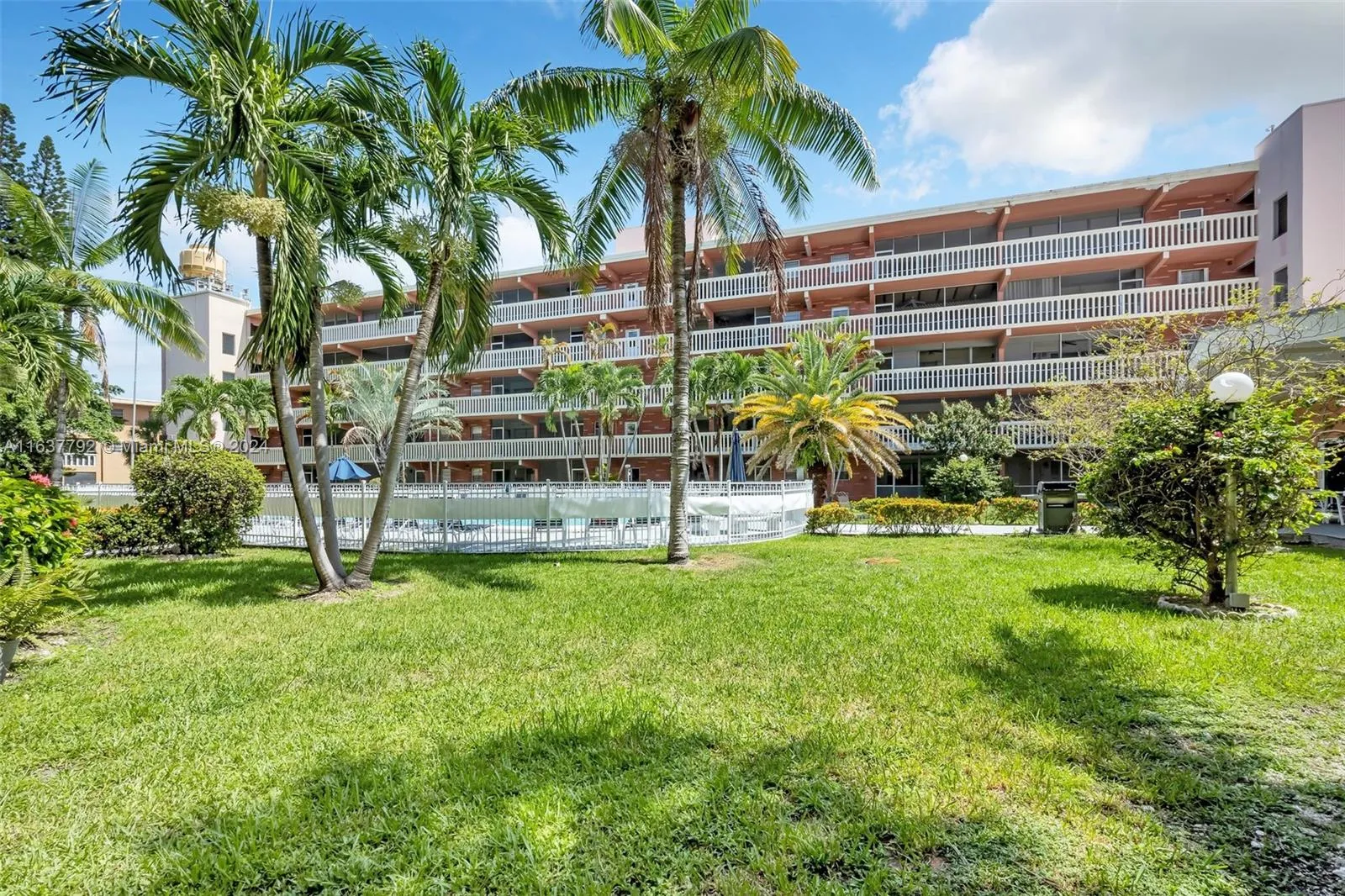 2 bedroom 2 bath for sale at 200 NE 12th Ave # 3A, Hallandale Beach FL 33009