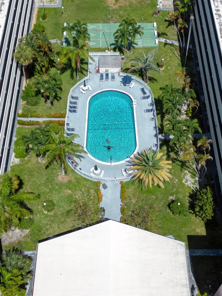 200 NE 12th Ave # 3A, Hallandale Beach FL 33009