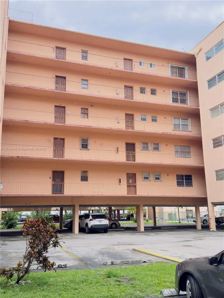 1 bedroom 1 bath for sale at 440 E 23rd St # 1219, Hialeah FL 33013