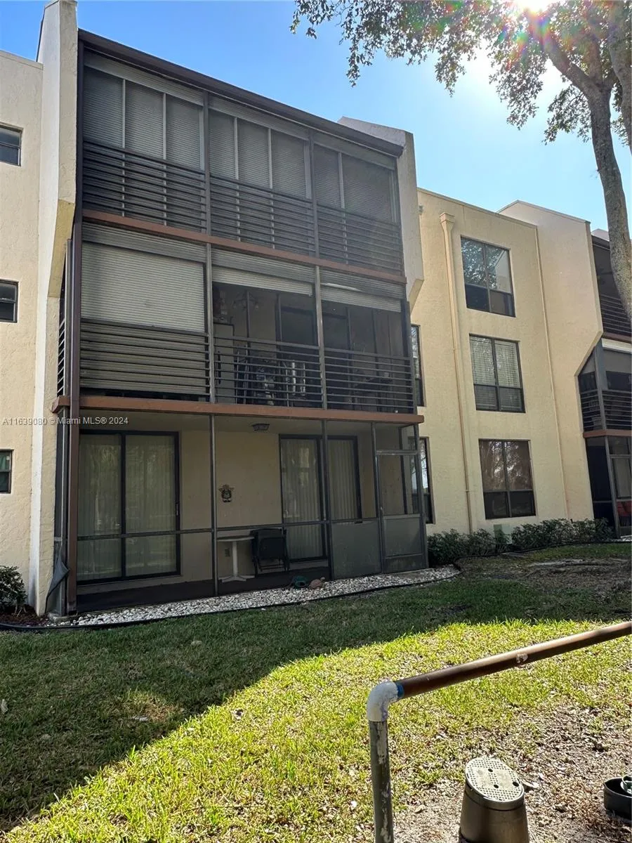 6701 N University Dr # 202, Tamarac FL 33321