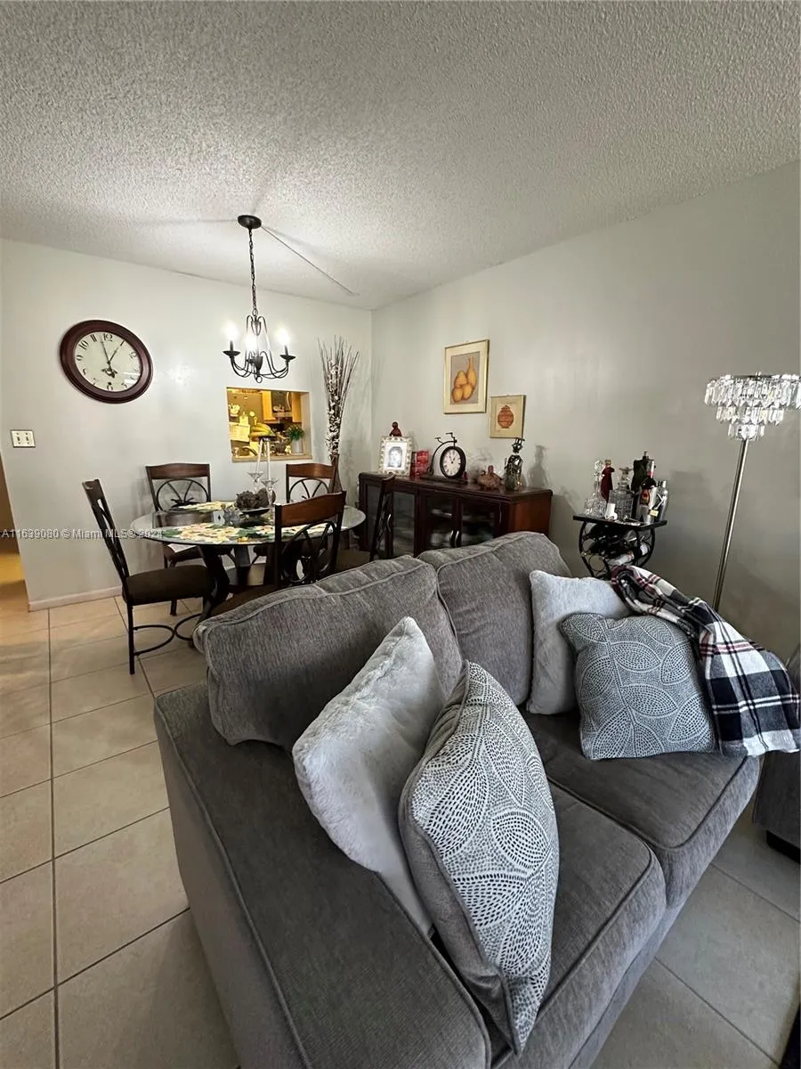 6701 N University Dr # 202, Tamarac FL 33321