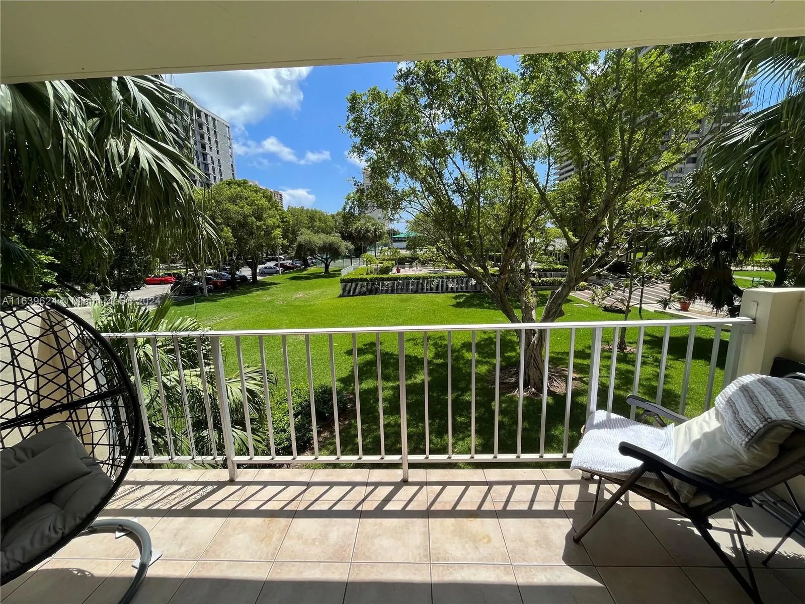 2 bedroom 2 bath for sale at 11111 Biscayne Blvd # 2D, Miami FL 33181