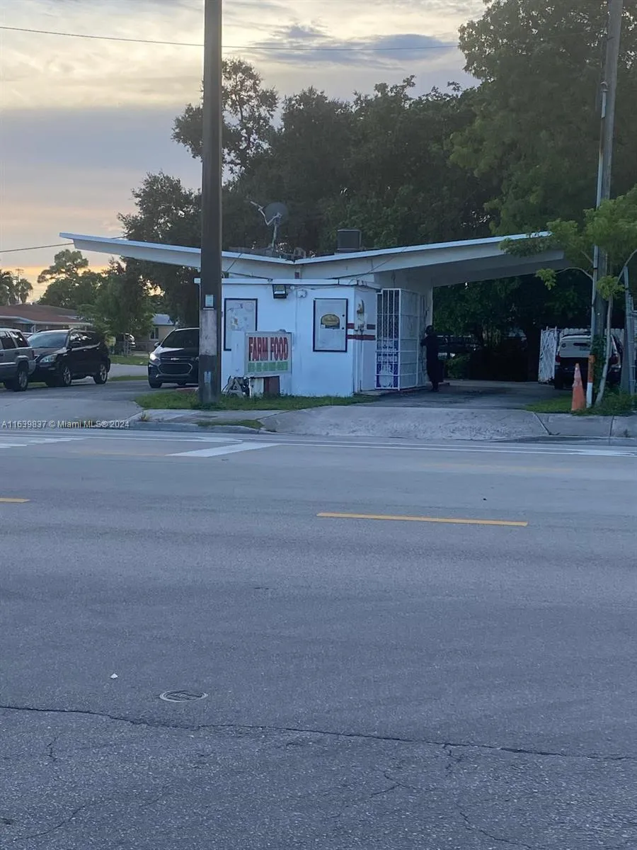 891 SW 27th Ave, Fort Lauderdale FL 33312